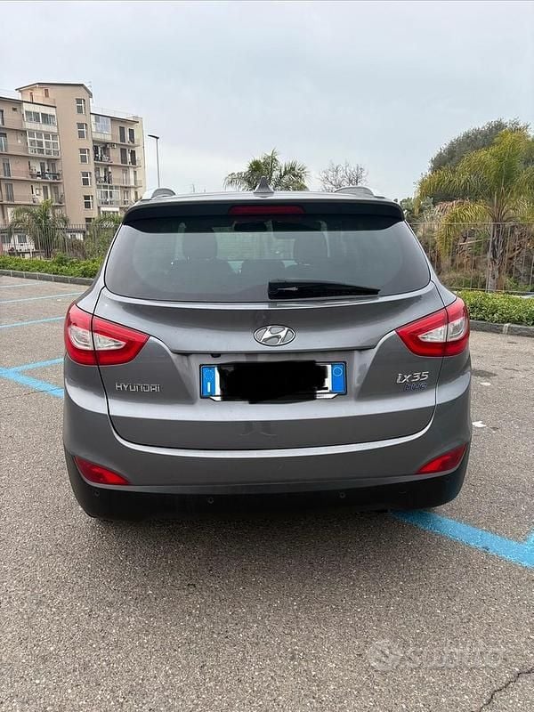 Usata Hyundai ix35 Xpossible 116 CV (85 kW) 2015 Grigio SUV