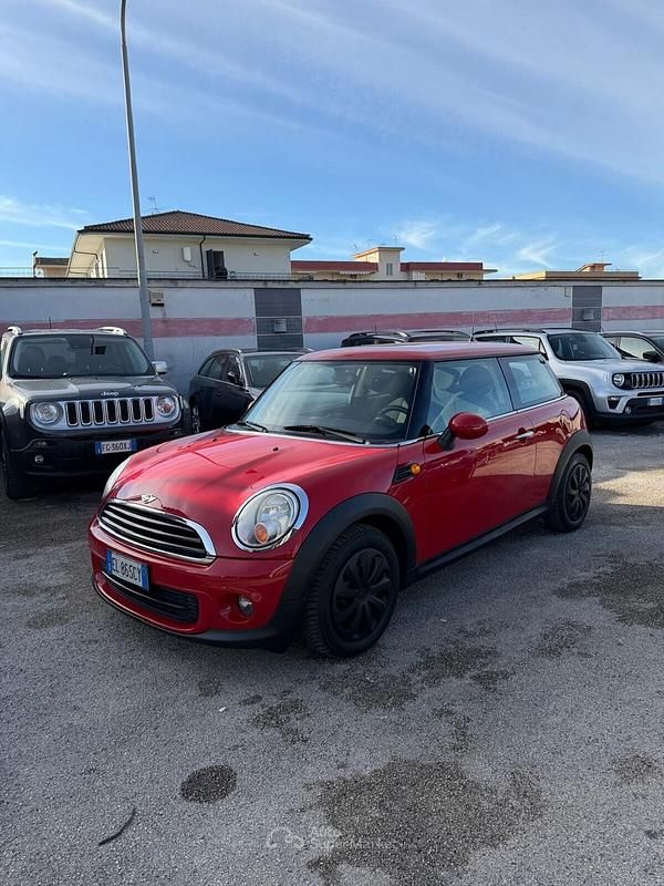 Begagnad Mini Cooper D Hype 75 HK (55 kW) 2011 Röd Halvkombi