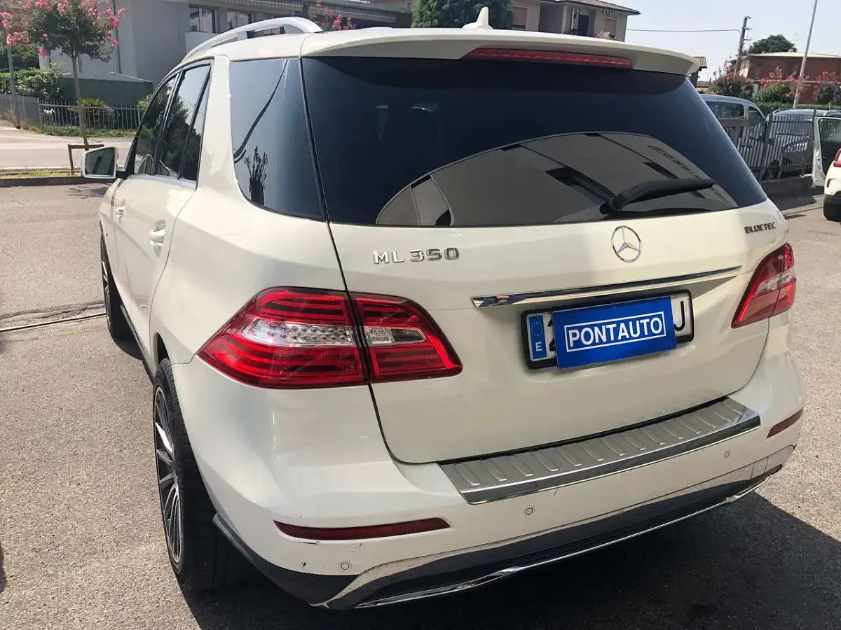 Usata Mercedes ML350 Premium 258 CV (189 kW) 2012 Bianco calcite SUV