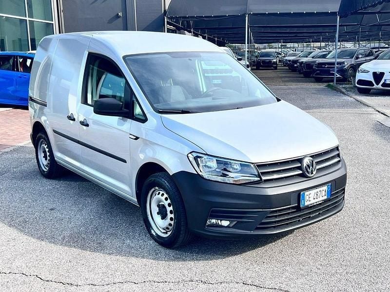 Usata VW Caddy Business 102 CV (75 kW) 2021 Grigio Monovolume