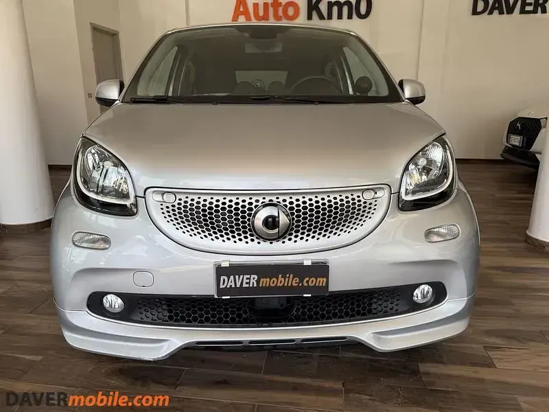 Usata Smart ForFour Passion 90 CV (66 kW) 2019 Grigio Utilitaria