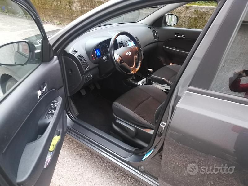 Usata Hyundai i30 90 CV (66 kW) 2010 Grigio Station wagon