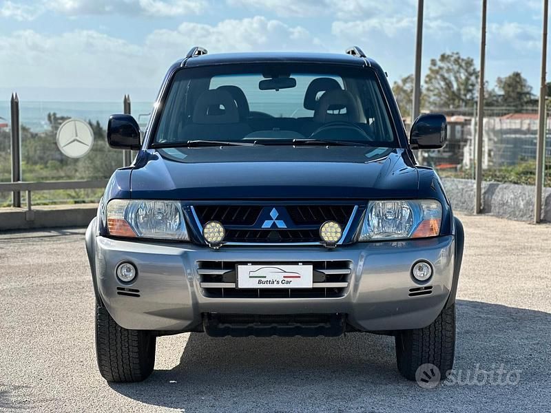 Usata Mitsubishi Pajero Intense 160 CV (117 kW) 2005 Blu SUV