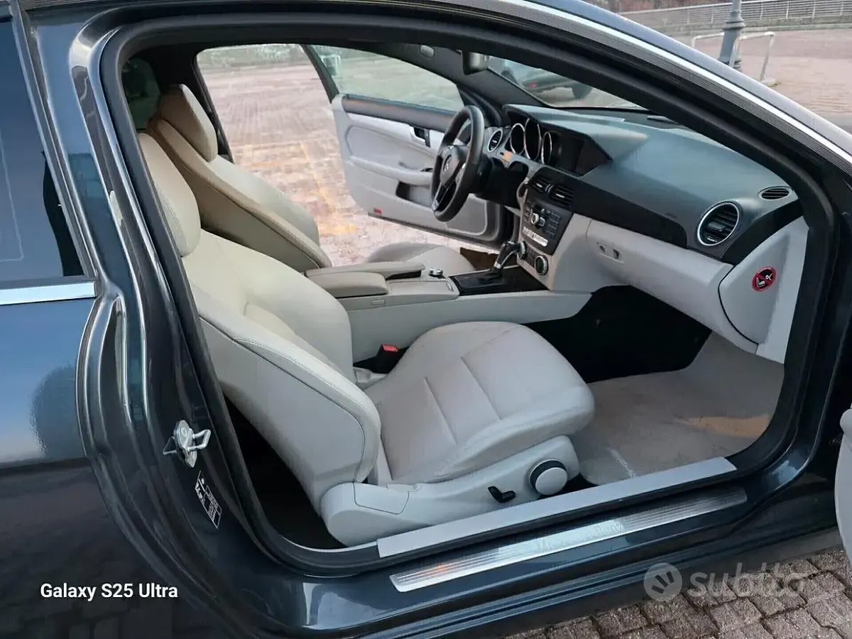 Usata Mercedes C220 Premium 170 CV (125 kW) 2012 Grigio Coupé
