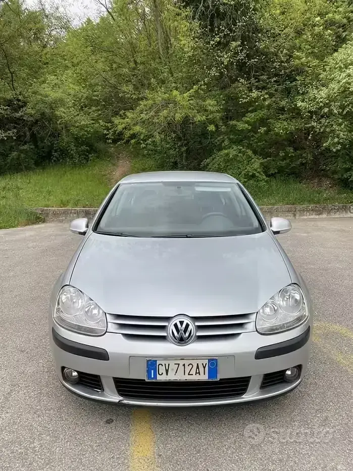 Usata VW Golf IV 105 CV (77 kW) 2005 Grigio Berlina