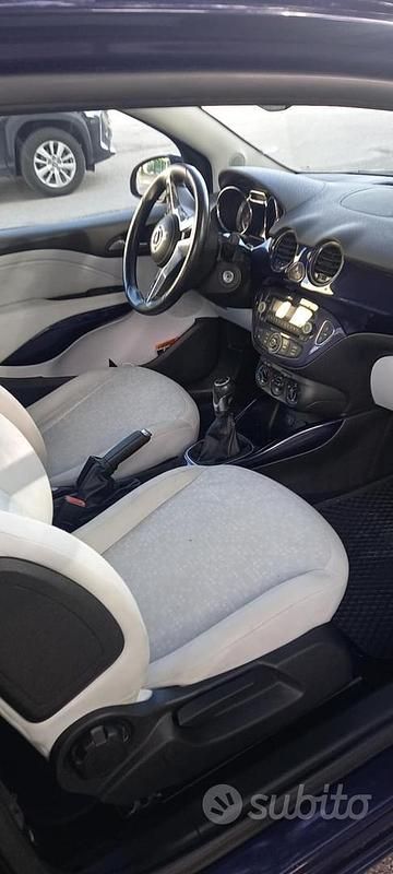 Usata Opel Adam 70 CV (51 kW) 2013 Utilitaria