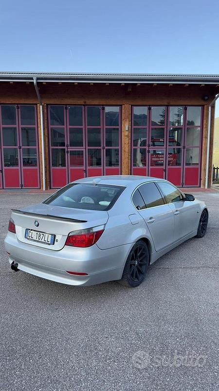 Usata BMW 530 M Sport 218 CV (160 kW) 2004 Grigio Berlina