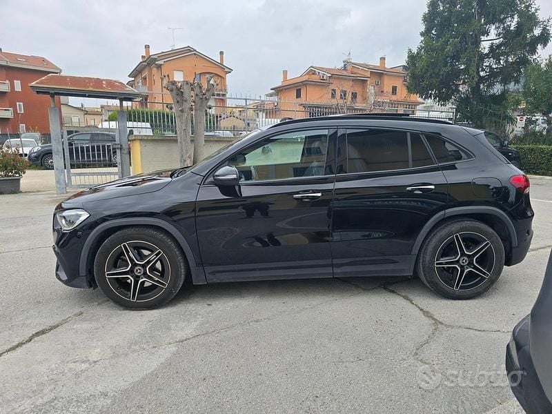 Usata Mercedes GLA180 Premium 115 CV (84 kW) 2022 Nero SUV