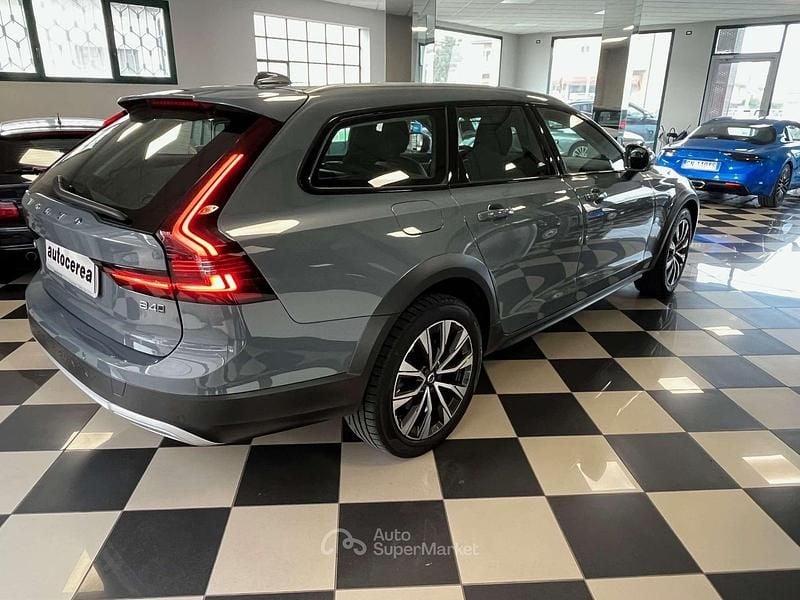 Usata Volvo V90 CC Plus 197 CV (144 kW) 2022 Grigio Station wagon