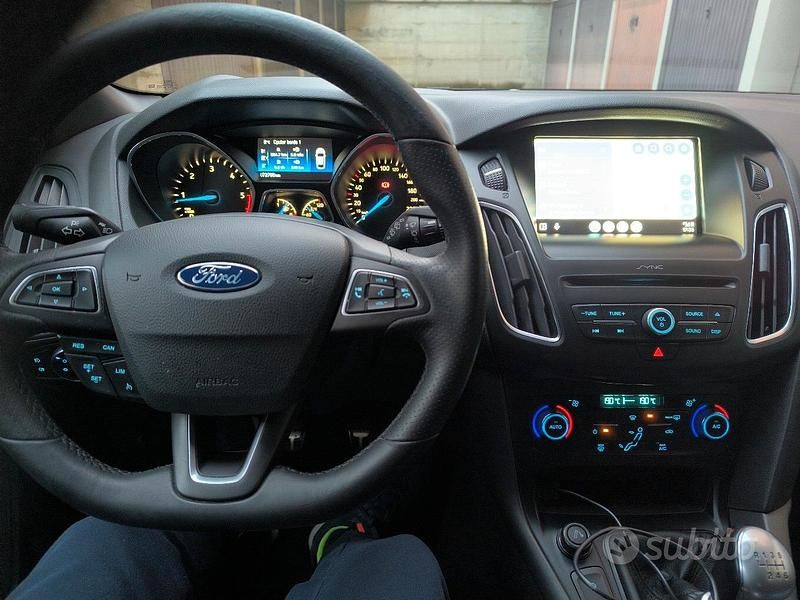 Usata Ford Focus ST-Line 2017 Grigio Station wagon