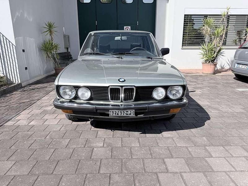 Usata BMW 520 125 CV (91 kW) 1981 Verde Berlina