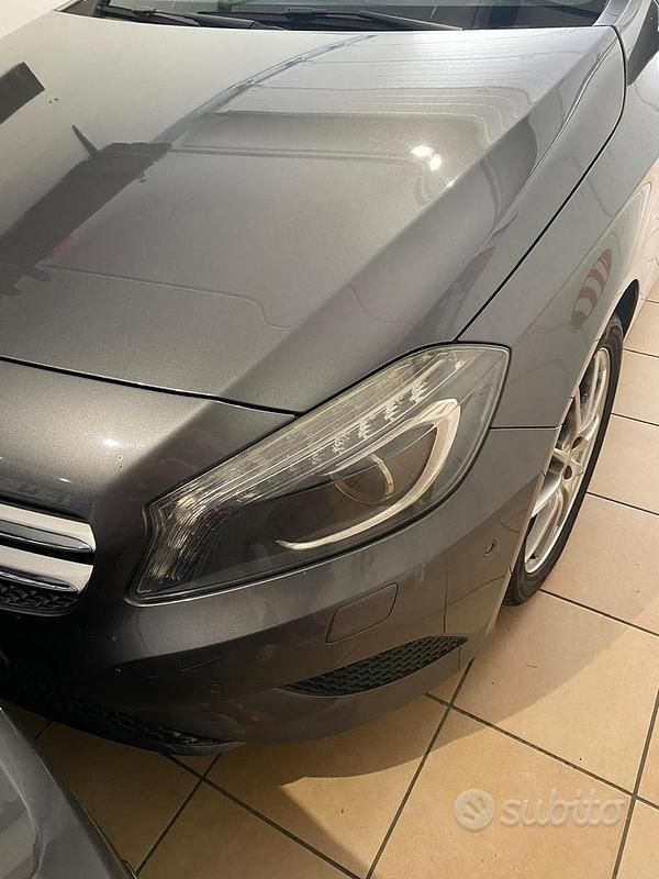 Usata Mercedes A180 2012 Grigio Berlina