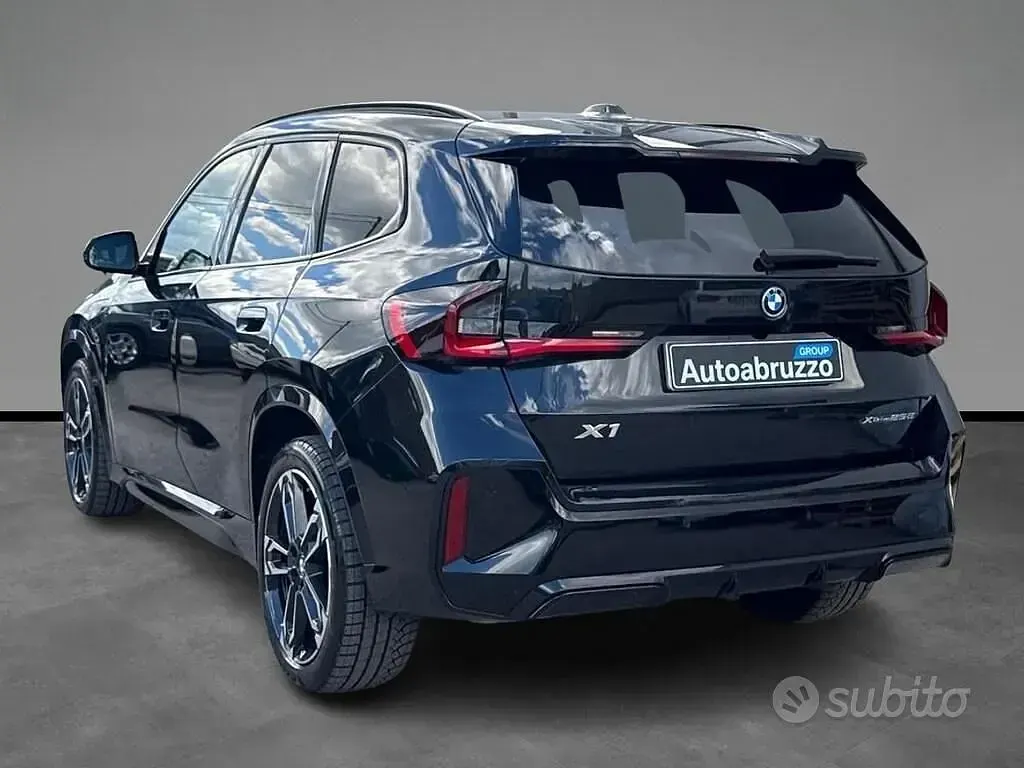 Usado BMW X1 M Sport 245 HP (180 kW) 2025 Preto SUV