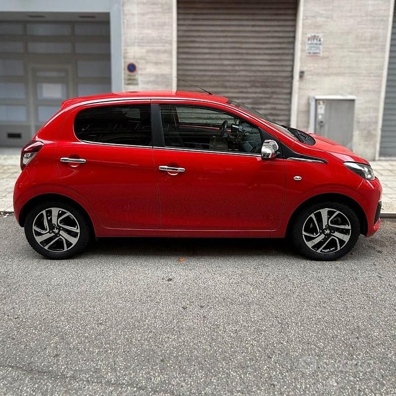 Usata Peugeot 108 Allure 72 CV (52 kW) 2021 Rosso Utilitaria