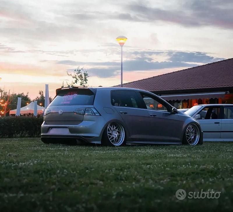 Grigio Usata 2016 VW Golf VII Utilitaria | 12.000 € (Super prezzo) - Immagine 1/4