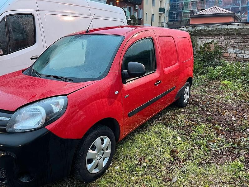 Usata Renault Kangoo 44 kW (60 CV) 2020 Rosso Station wagon