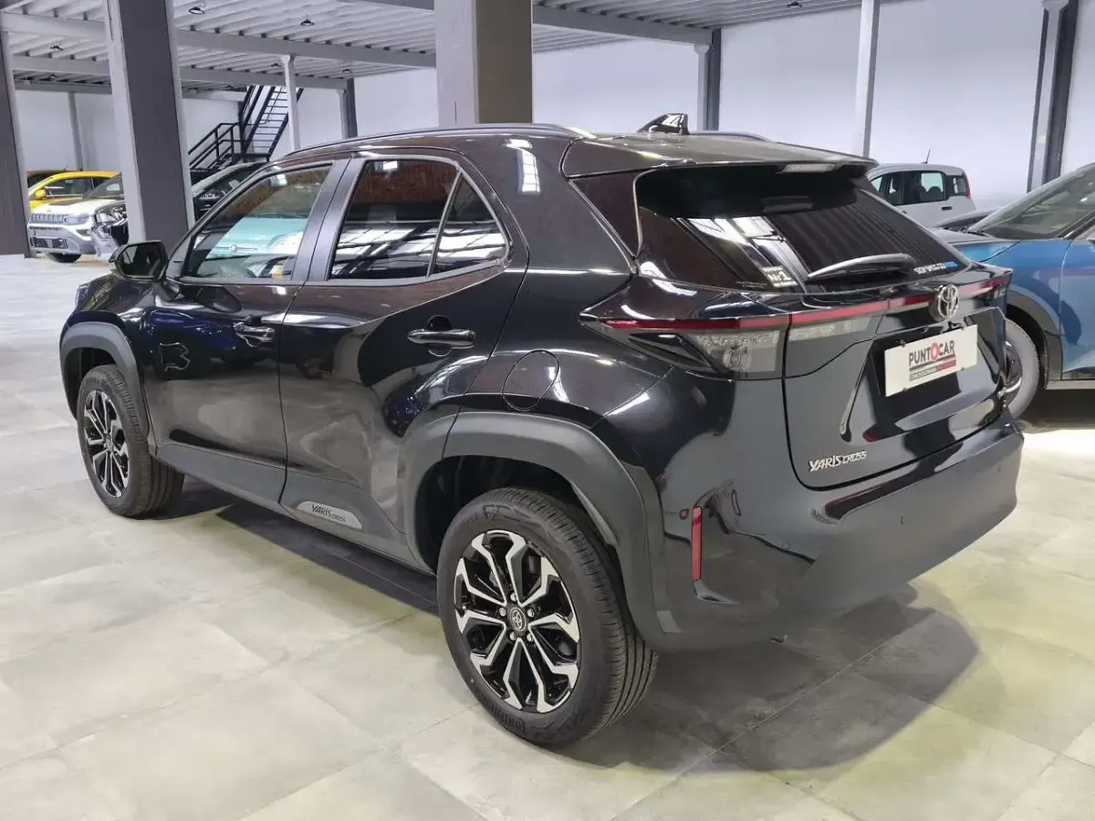 Nuova Toyota Yaris Cross Trend 131 CV (96 kW) 2026 Nero SUV