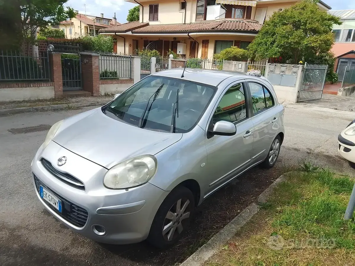 Usata Nissan Micra 80 CV (58 kW) 2012 Grigio Utilitaria