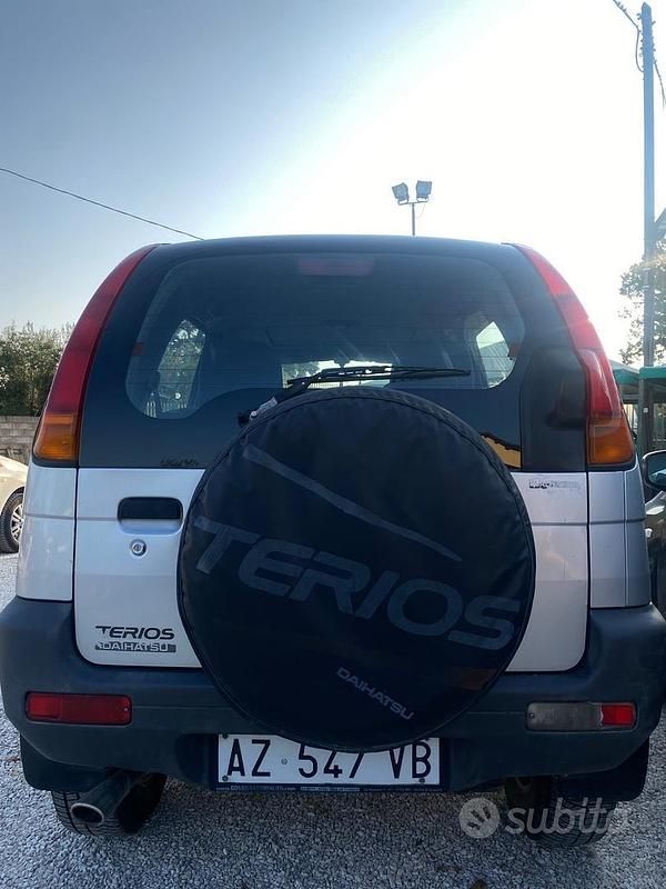 Usata Daihatsu Terios 2000 Grigio SUV