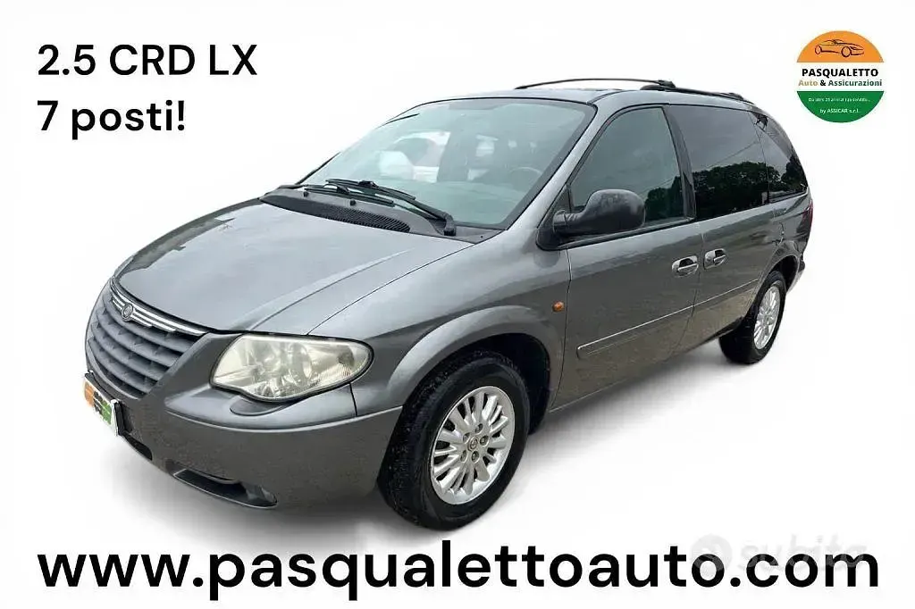 Usata Chrysler Voyager 143 CV (105 kW) 2007 Grigio Monovolume