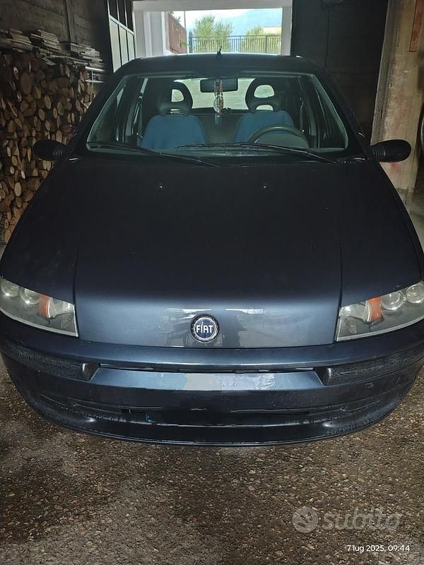 Usata Fiat Punto 2001 Blu Utilitaria