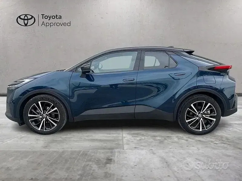 Usata Toyota C-HR Lounge 140 CV (102 kW) 2024 Verde SUV