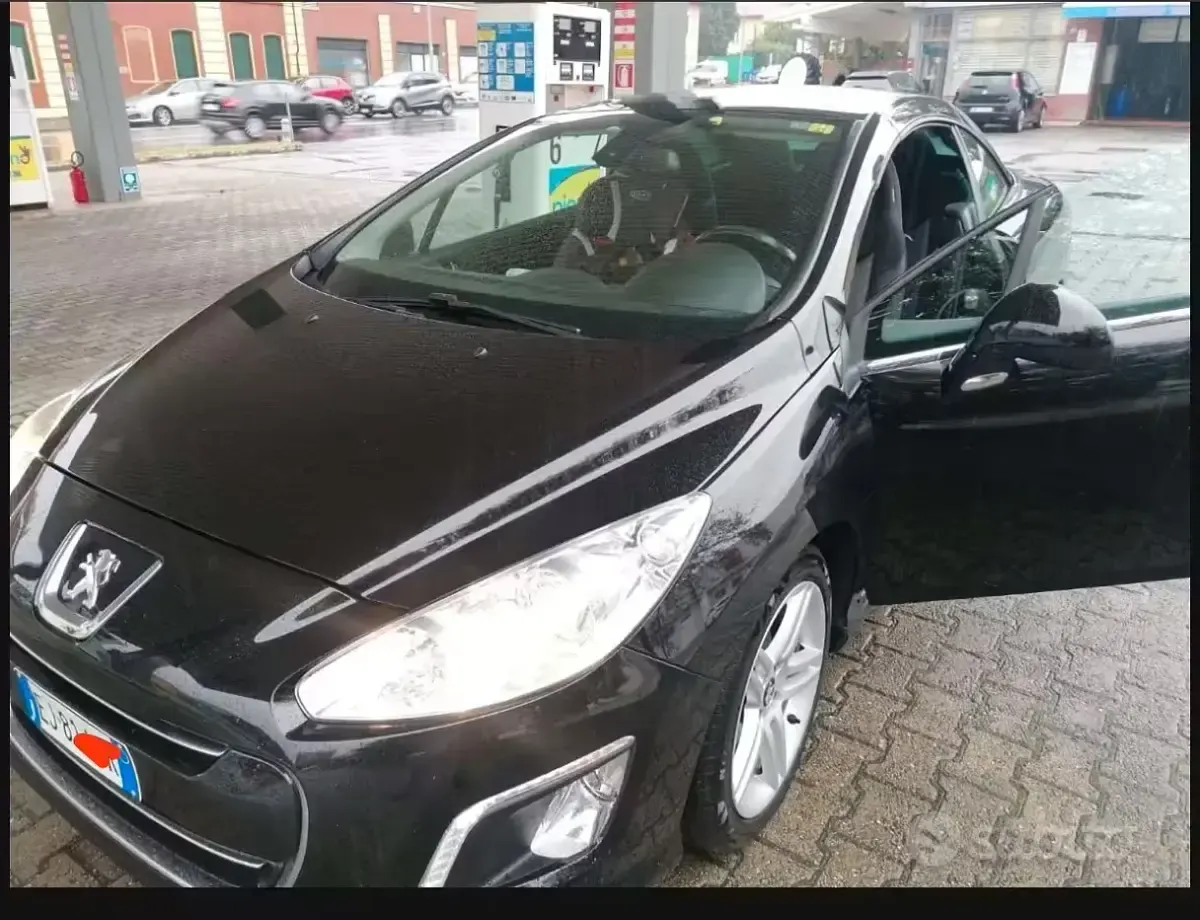 Usata Peugeot 308 CC 98 CV (72 kW) 2011 Nero Cabrio