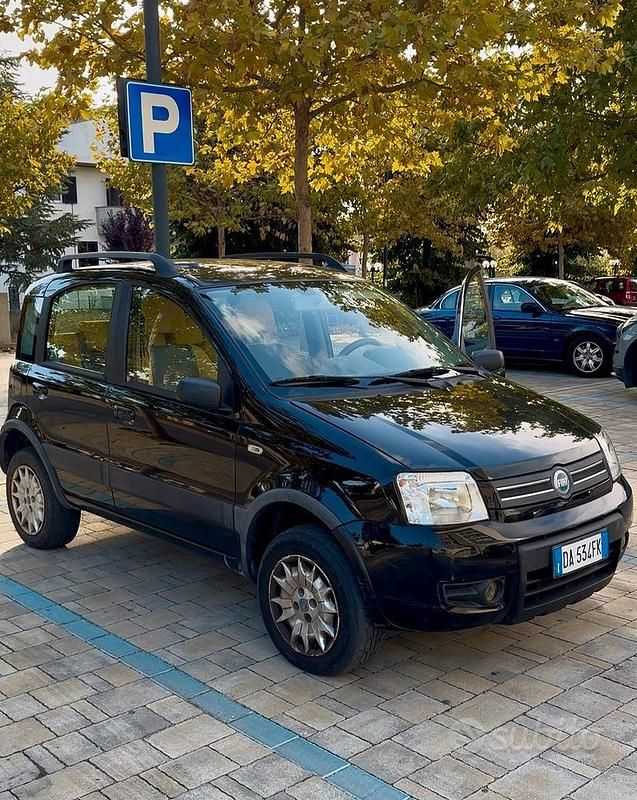 Usata Fiat Panda 4x4 60 CV (44 kW) 2006 Nero Utilitaria