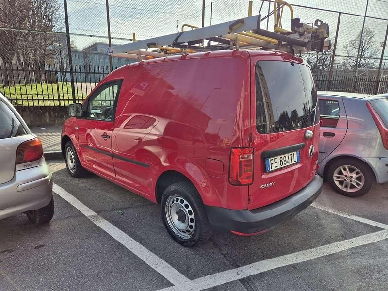 Begagnad VW Caddy 110 HK (80 kW) 2016 Röd Minibuss