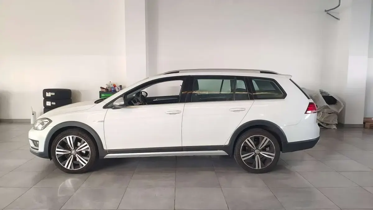 Usata VW Golf Alltrack Executive 150 CV (110 kW) 2018 Bianco Station wagon