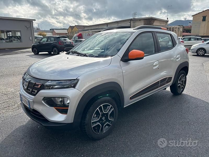 Argento Usata 2022 Dacia Spring Expression Due volumi | 8950 € (Buon prezzo) - Immagine 1/4