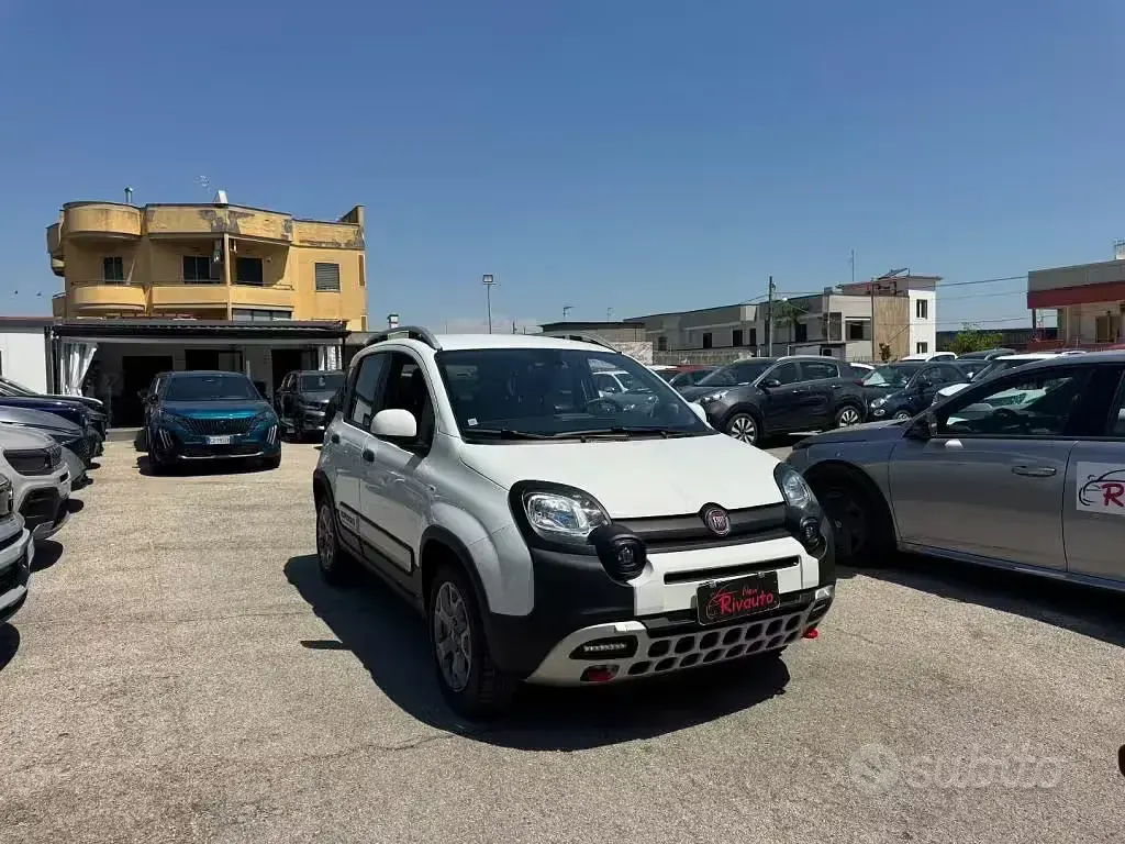Usata Fiat Panda Cross Cross 69 CV (50 kW) 2022 Bianco Utilitaria