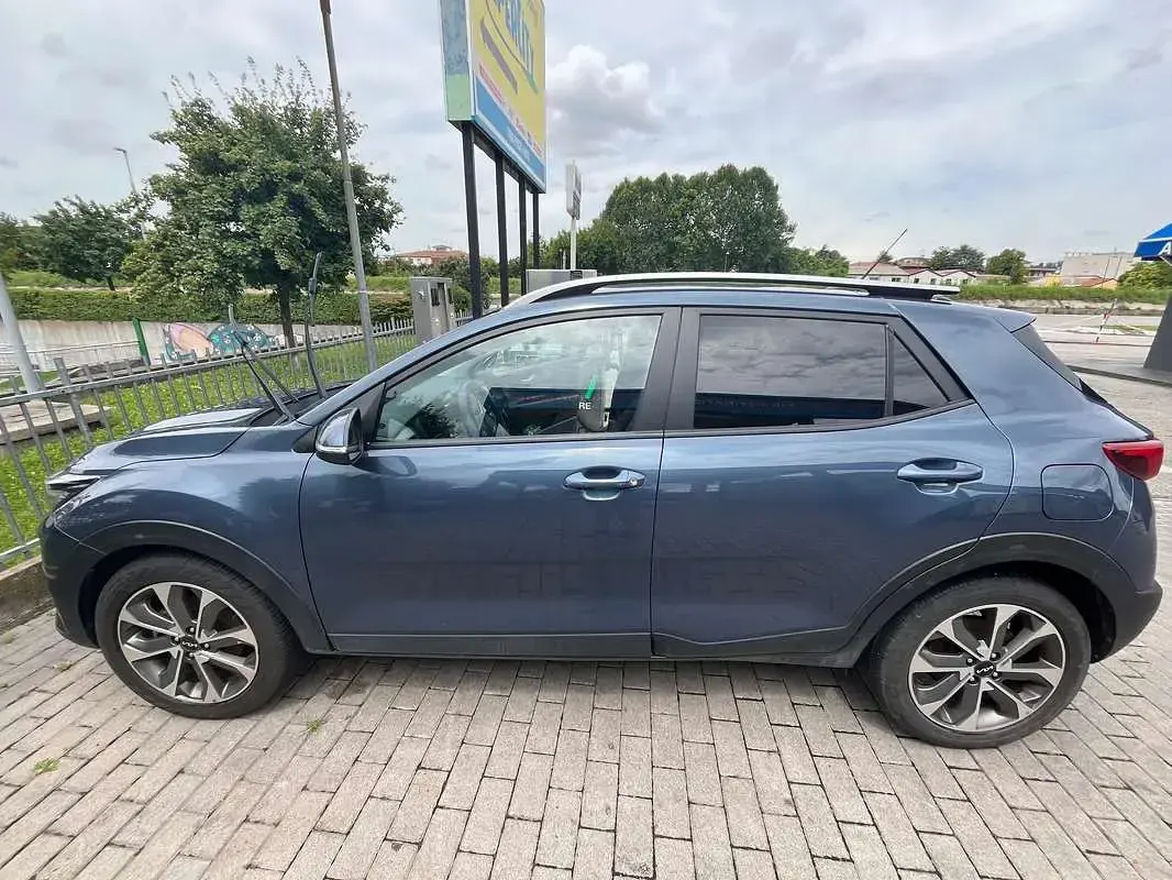 Usata Kia Stonic Style 101 CV (74 kW) 2023 Blu/azzurro SUV