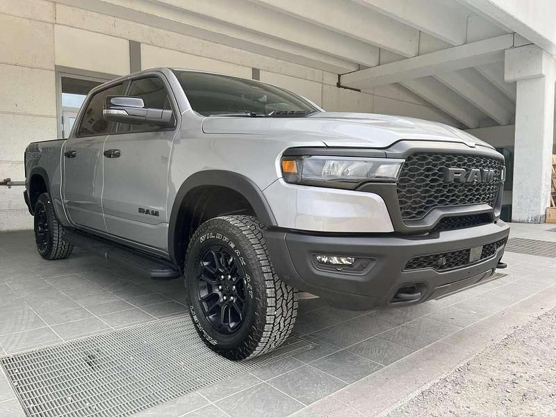 Nuova RAM 1500 420 CV (308 kW) 2025 Grigio Pick-up