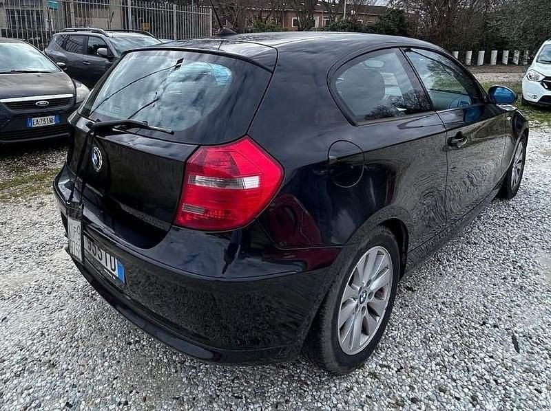 Usata BMW 118 142 CV (104 kW) 2007 Nero Utilitaria