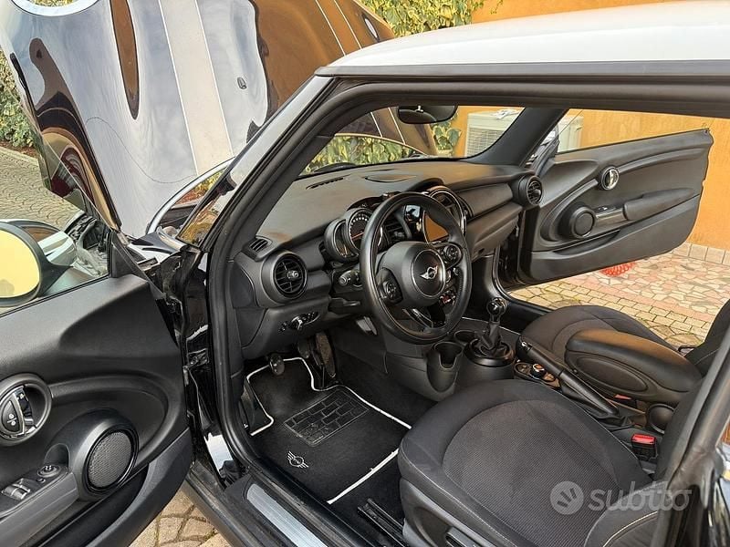 Usata Mini ONE 75 CV (55 kW) 2015 Utilitaria