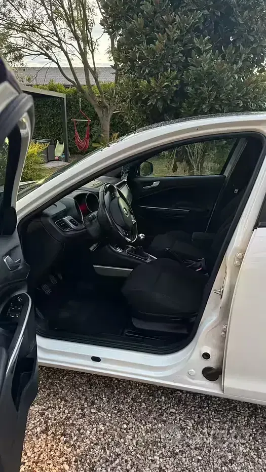 Usata Alfa Romeo Giulietta 105 CV (77 kW) 2013 Bianco Utilitaria