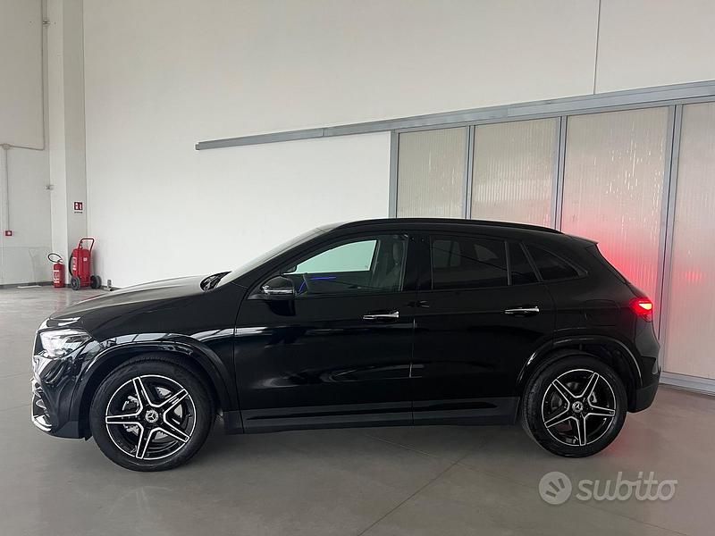 Nuova Mercedes GLA200 AMG Line Premium 150 CV (110 kW) 2025 Nero SUV