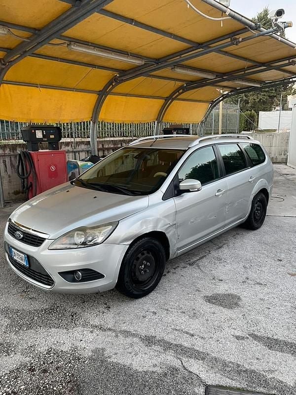 Usata Ford Focus 90 CV (66 kW) 2009 Grigio Station wagon