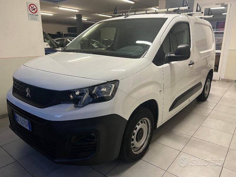Bianco Usata 2020 Peugeot Partner S Monovolume | 10.500 € (Buon prezzo) - Immagine 1/4