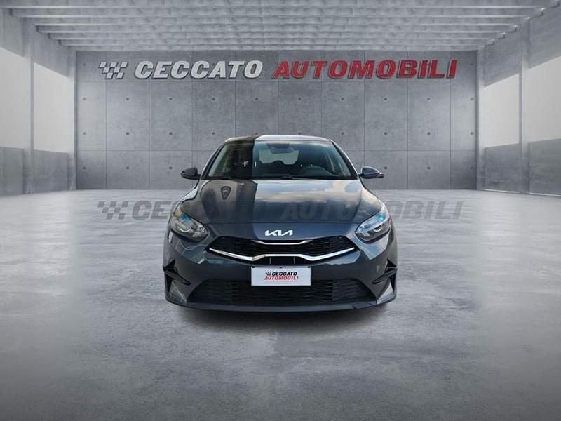 Usata Kia Ceed Urban 120 CV (88 kW) 2022 Grigio Utilitaria