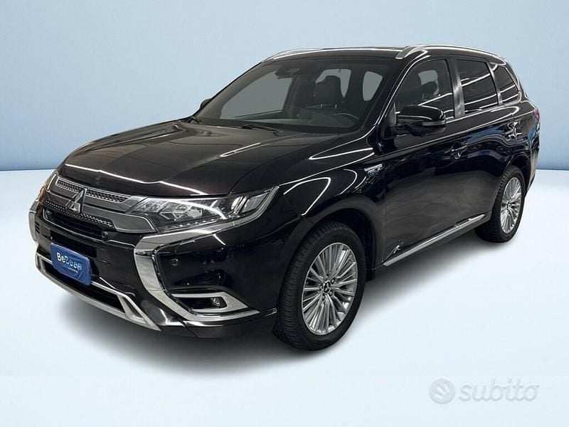 Usata Mitsubishi Outlander P-HEV 224 CV (164 kW) 2019 Nero SUV