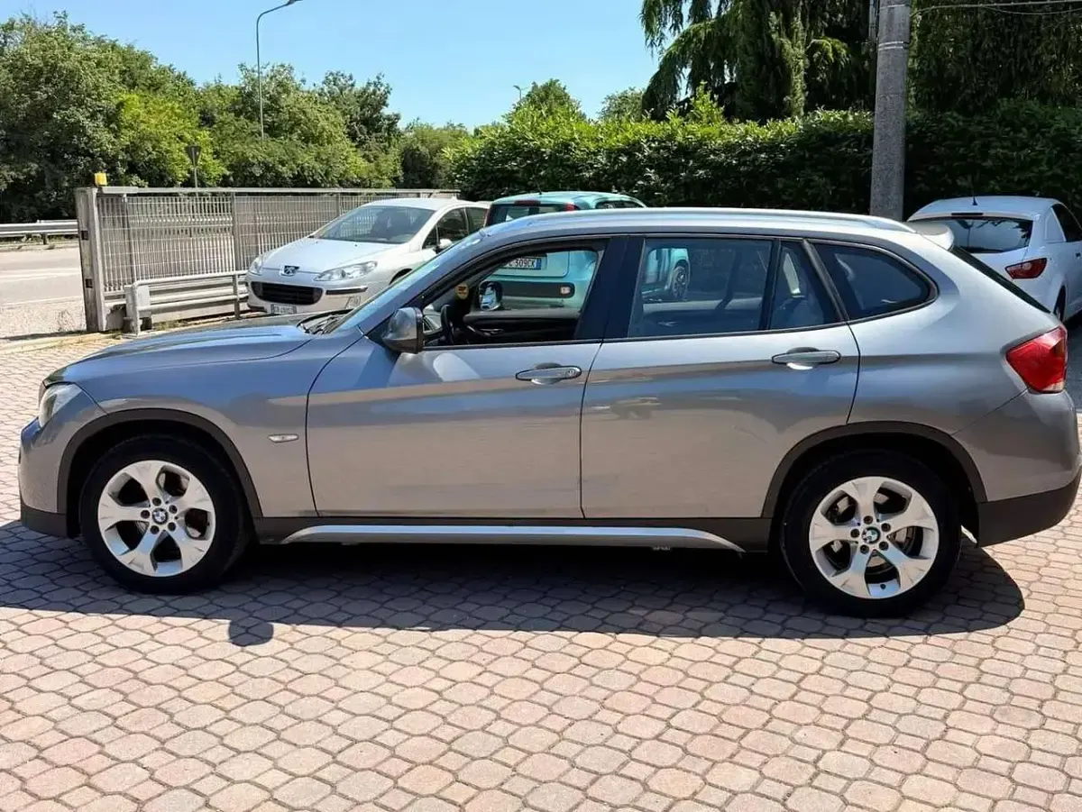 Usata BMW X1 143 CV (105 kW) 2011 Grigio SUV