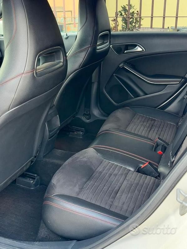 Usata Mercedes CLA220 Premium 176 CV (129 kW) 2015 Bianco Berlina
