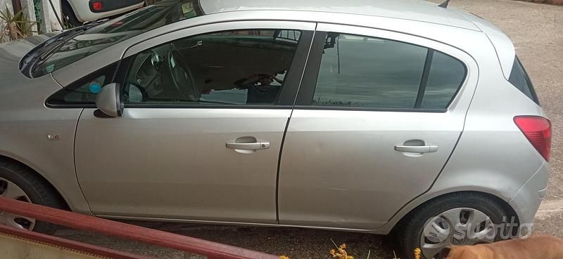 Usata Opel Corsa 85 CV (62 kW) 2012 Utilitaria