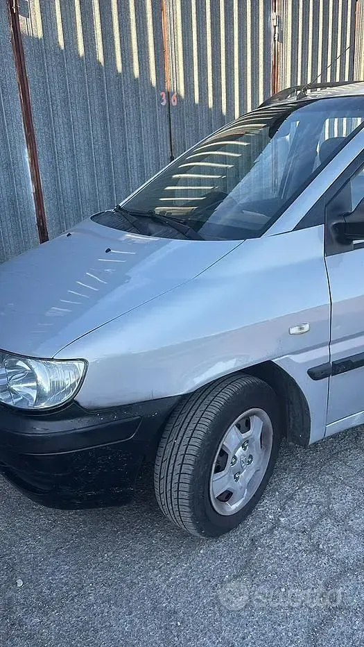 Usata Hyundai Matrix 82 CV (60 kW) 2004 Grigio Monovolume