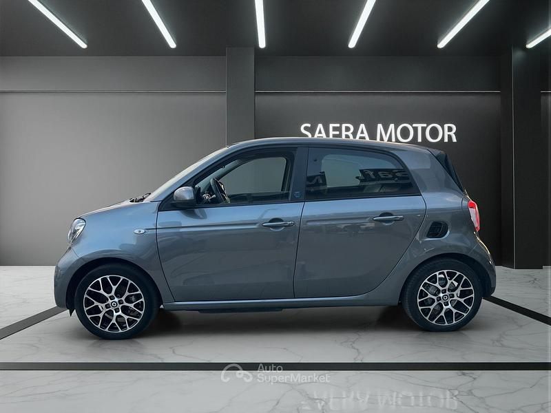 Usata Smart ForFour Electric Drive 60 kW (82 CV) 2021 Grigio Utilitaria