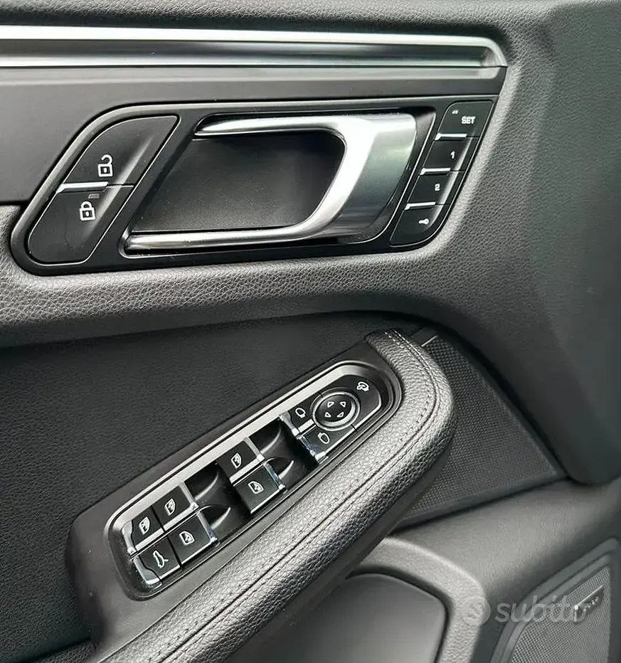 Usata Porsche Macan Sport 265 CV (194 kW) 2024 Nero SUV