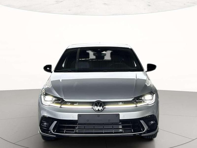 Nuova VW Polo R-line 95 CV (69 kW) 2026 Reflex silver metallizzato ner Utilitaria
