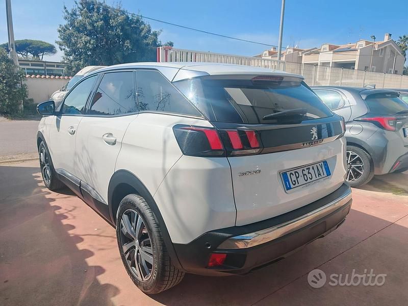 Usata Peugeot 3008 Allure 130 CV (95 kW) 2023 Bianco SUV